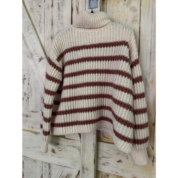Sadie & Sage Striped Camel Ivory Sweater Size Medium - Picture 3 of 9